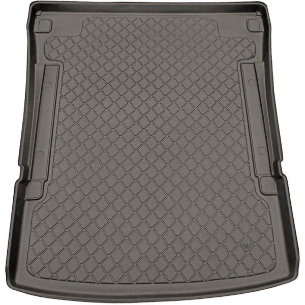 Rubber trunk mat Volkswagen Caddy Maxi (Trendline, Comfortline, Highline) 2007-2020 (5/7 places / behind second row of seats)