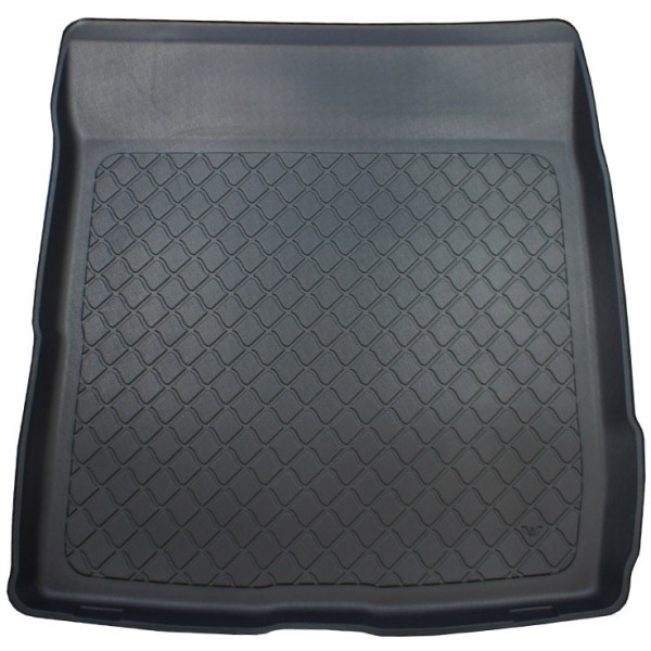 Rubber trunk mat Volvo S90 Mild Hybrid from 2020 (version with non-standard spare wheel / not for Plug-in Hybrid)