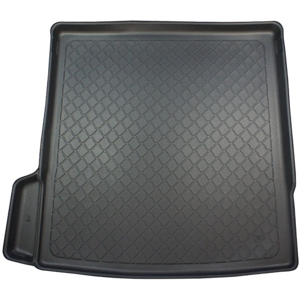 Rubber trunk mat Volvo XC90 Mild Hybrid from 2019 (5/7 places / 3rd row lowered)